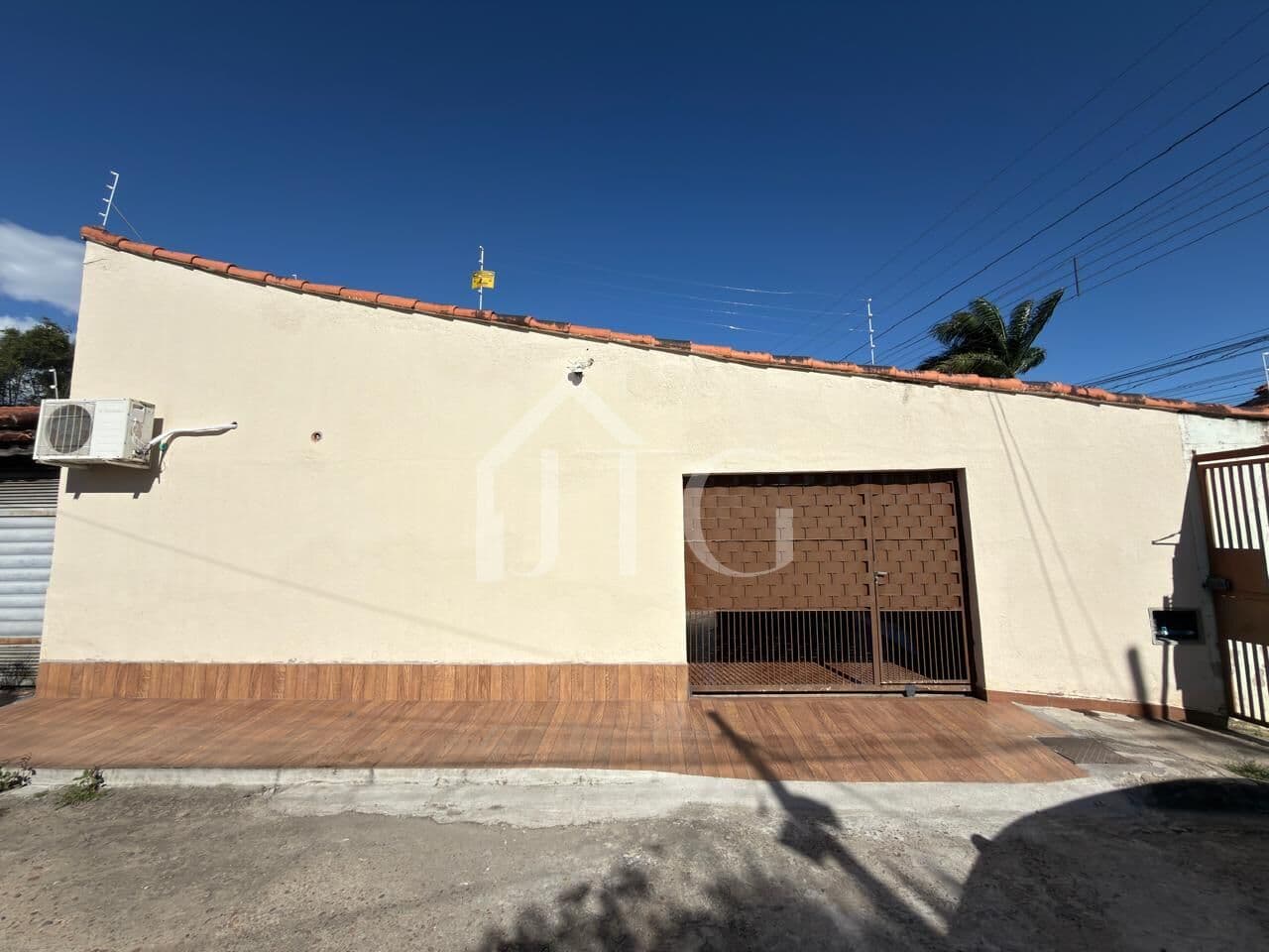 Casa em condomínio com 03 quartos com piscina no bairro Itapuca em Resende/RJ