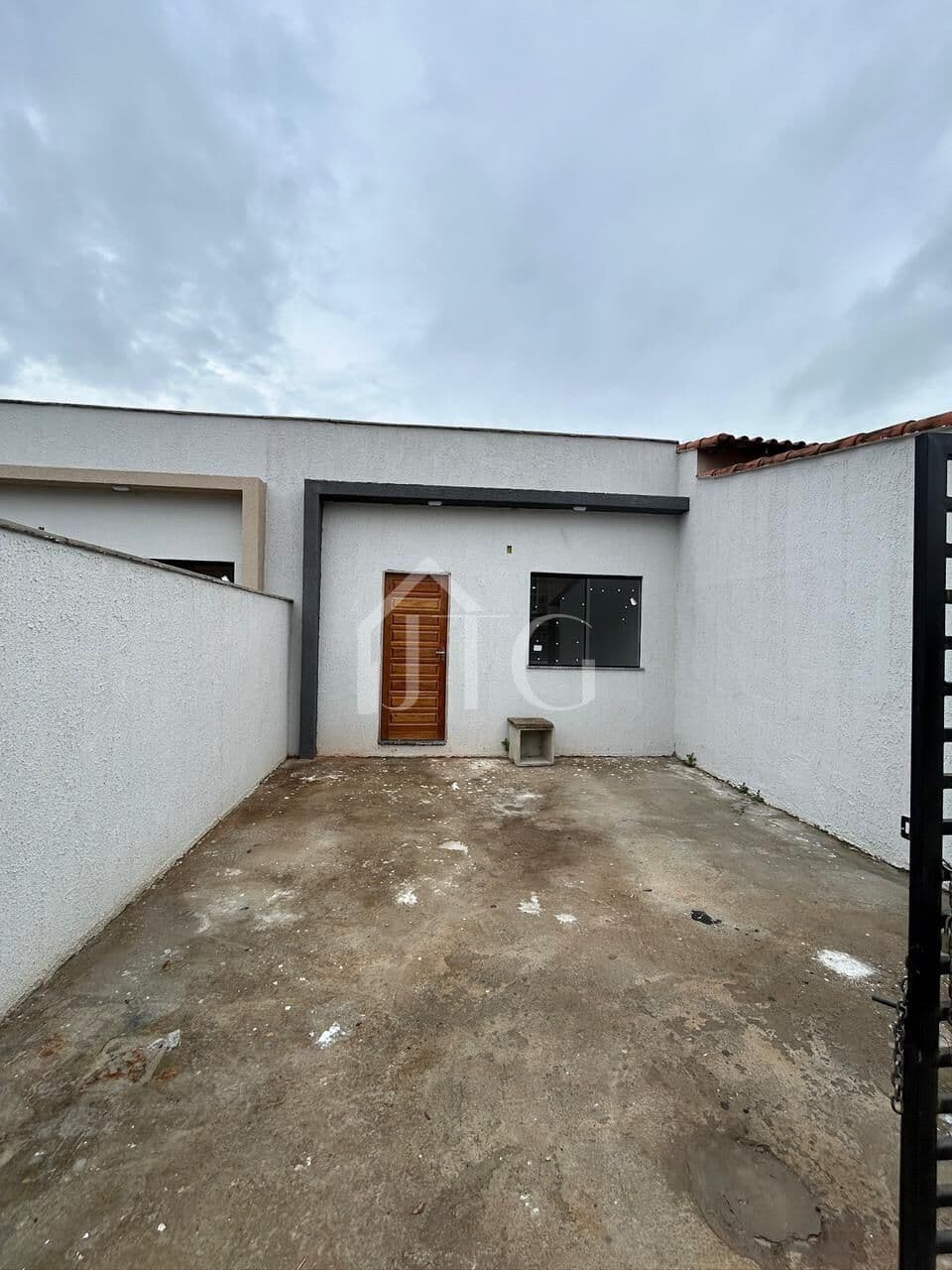 Casa com 02 quartos, no bairro Morada da Montanha, em Resende/RJ