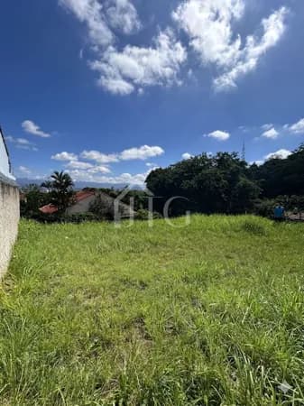 Terreno Murado no bairro Jardim Brasília, em Resende/RJ