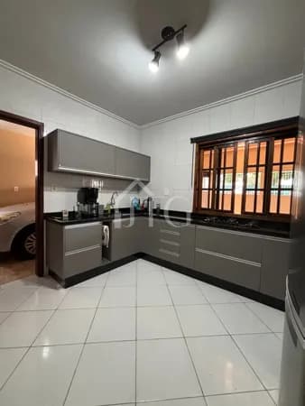 Casa com 02 quartos sendo 1 suíte , Piscina e área Gourmet no bairro Paraíso, em Resende/RJ