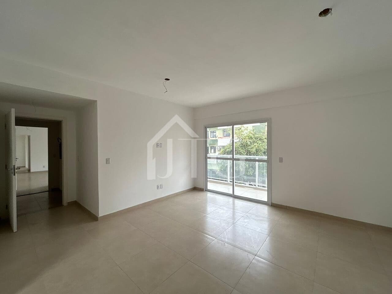 Apartamento 03 quartos no condomínio Residencial das Palmeiras no Bairro Jardim Jalisco, Resende/RJ