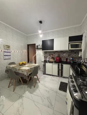 Casa com 02 suítes no bairro Mirante das Agulhas, em Resende/RJ