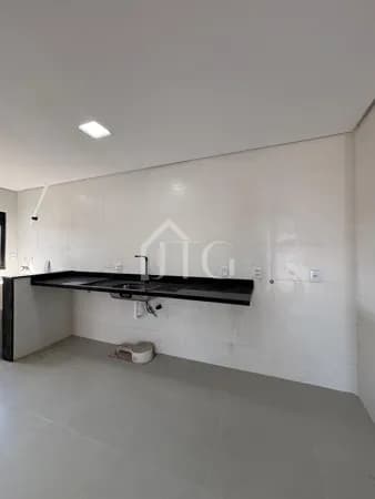 Apartamento com 02 quartos sendo 01 suíte no bairro Mirante da Serra, em Resende/RJ