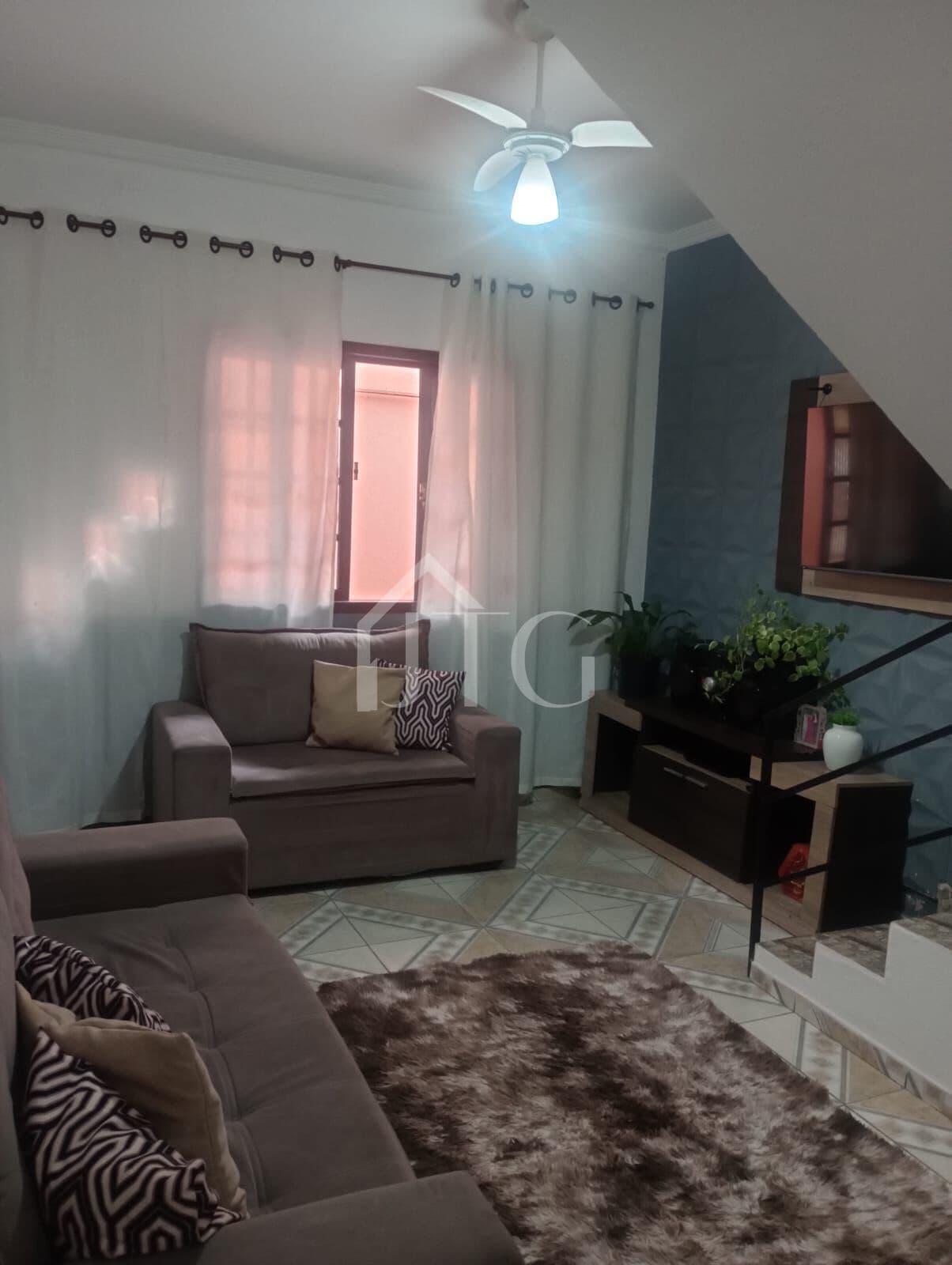 Casa com 05 quartos sendo 1 suíte, no bairro Jardim Aliança 1, em Resende/RJ