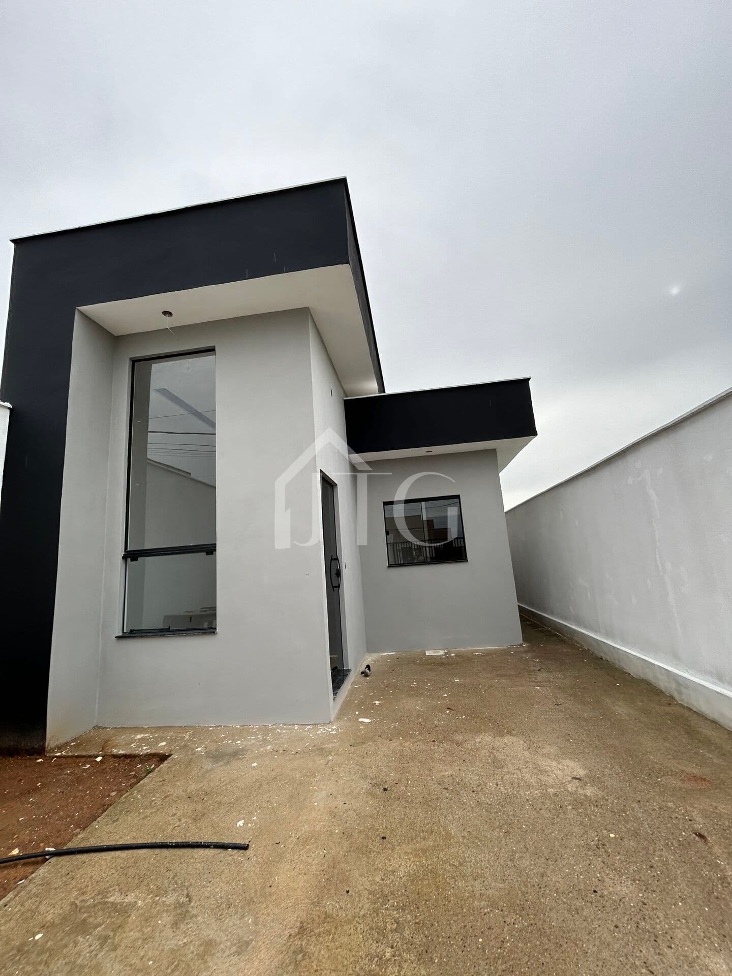 Casa em construção Linear com 03 quartos no bairro Bela Vista em, Resende/RJ