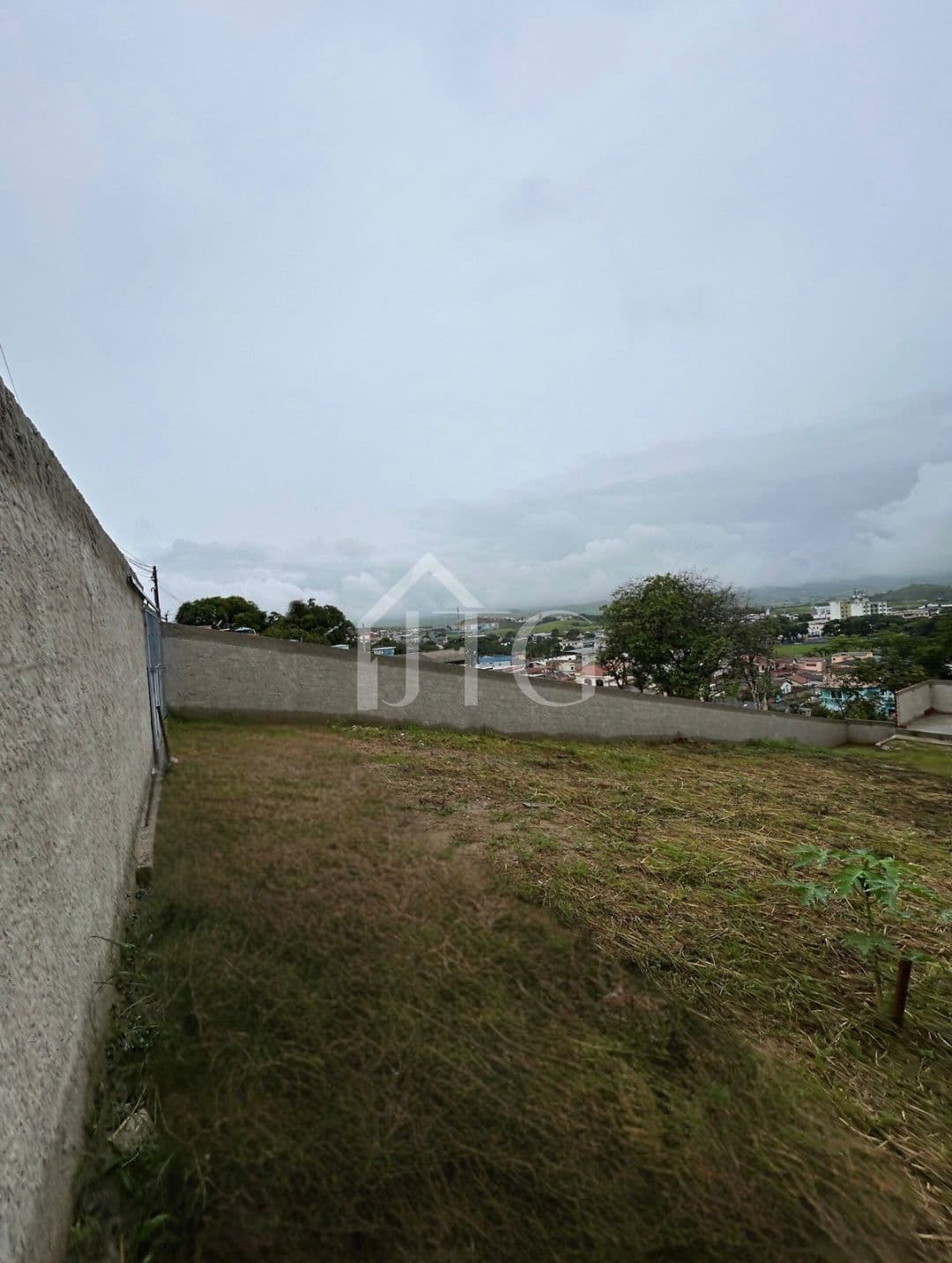 Terreno no bairro Morro do Cruzeiro, em Resende/RJ