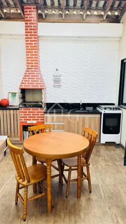 Casa com 02 Quartos sendo 1 suíte, área Gourmet no bairro Jardim Aliança em Resende-RJ