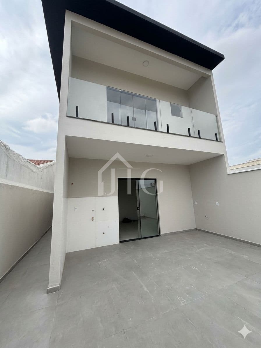 Casa em construção com 02 quartos sendo 01 suíte no bairro Bela Vista, em Resende/RJ