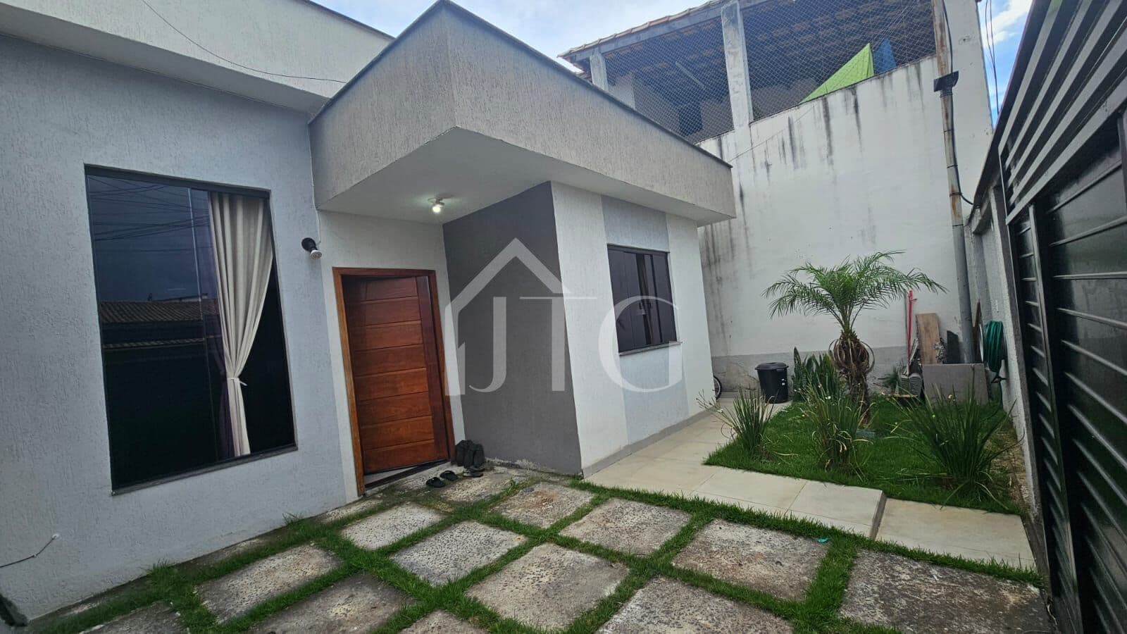 Casa com 02 quartos sendo 01 suíte no bairro Jardim Aliança 2, em Resende/RJ