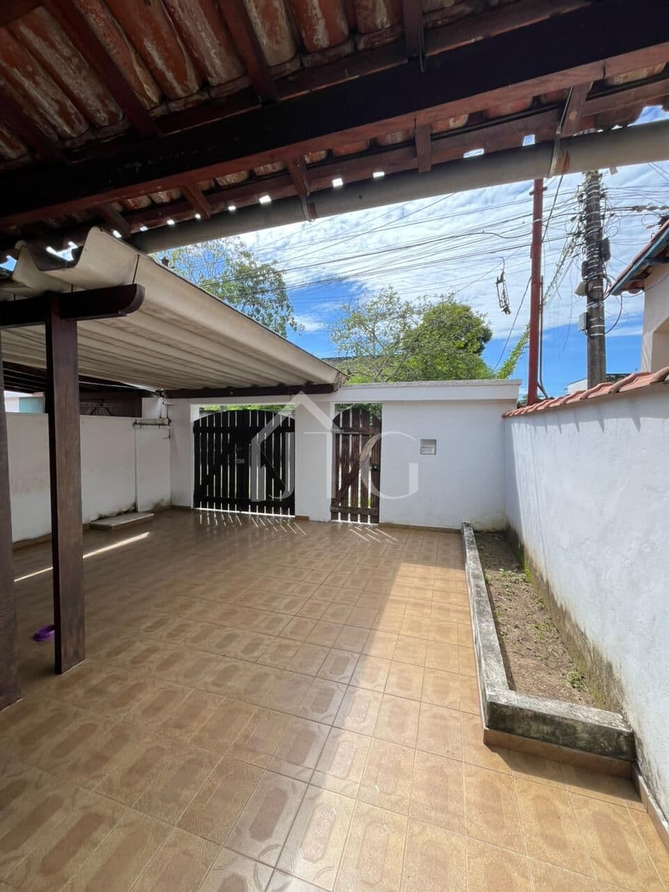 Casa com 03 quartos no bairro Alambari, em Resende/RJ