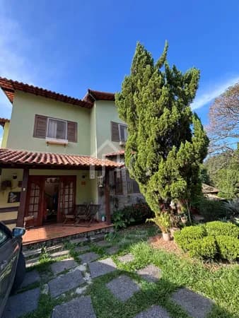 Linda Casa de 3 quartos em condomínio no Mirante das Agulhas, Resende/RJ