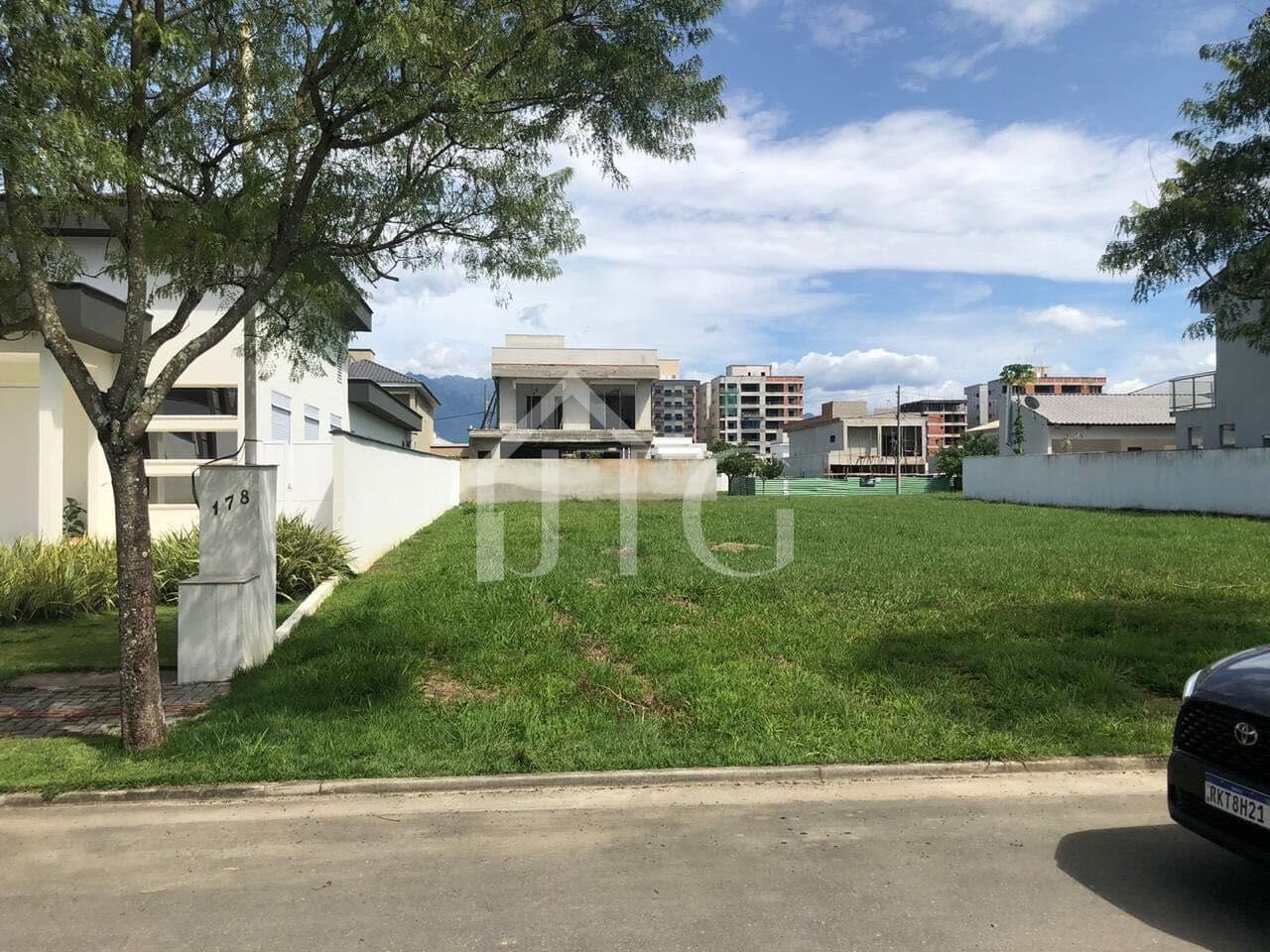 Terreno com projeto em condomínio Alphaville fase 1 em, Resende/RJ