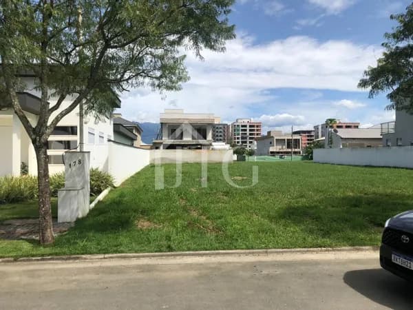 Terreno com projeto em condomínio Alphaville fase 1 em, Resende/RJ