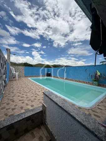 Casa com 03 quartos sendo 1 suíte , Piscina e área Gourmet em Itatiaia /RJ