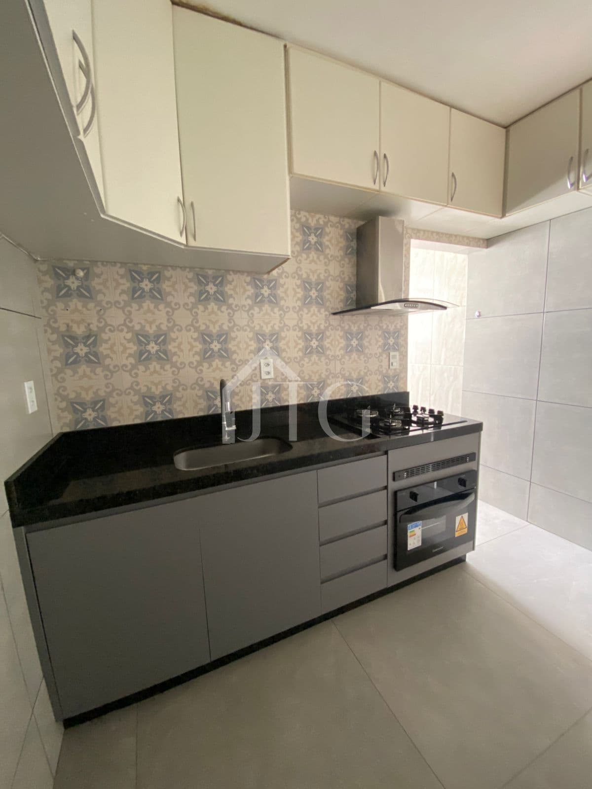 Apartamento com 03 quartos sendo 01 suíte no Edifício Villa Lobos, no bairro Jardim Jalisco em Resende/RJ