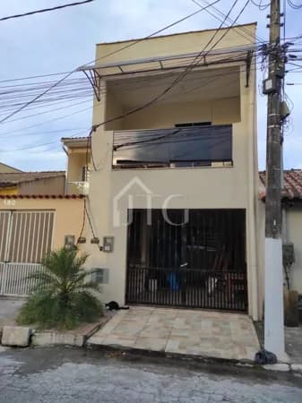 Casa com 03 quartos, no bairro Jardim Aliança 1, em Resende/RJ
