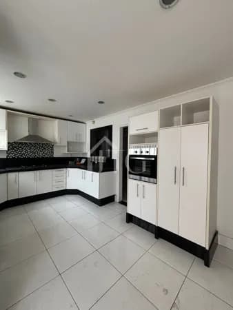 Excelente Casa de 04 quartos em Jardim Brasília, Resende/RJ