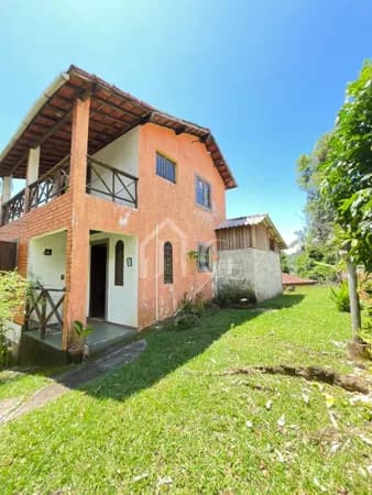 Casa com 04 quartos sendo 02 suíte, no bairro Fazendinha, em Penedo/RJ