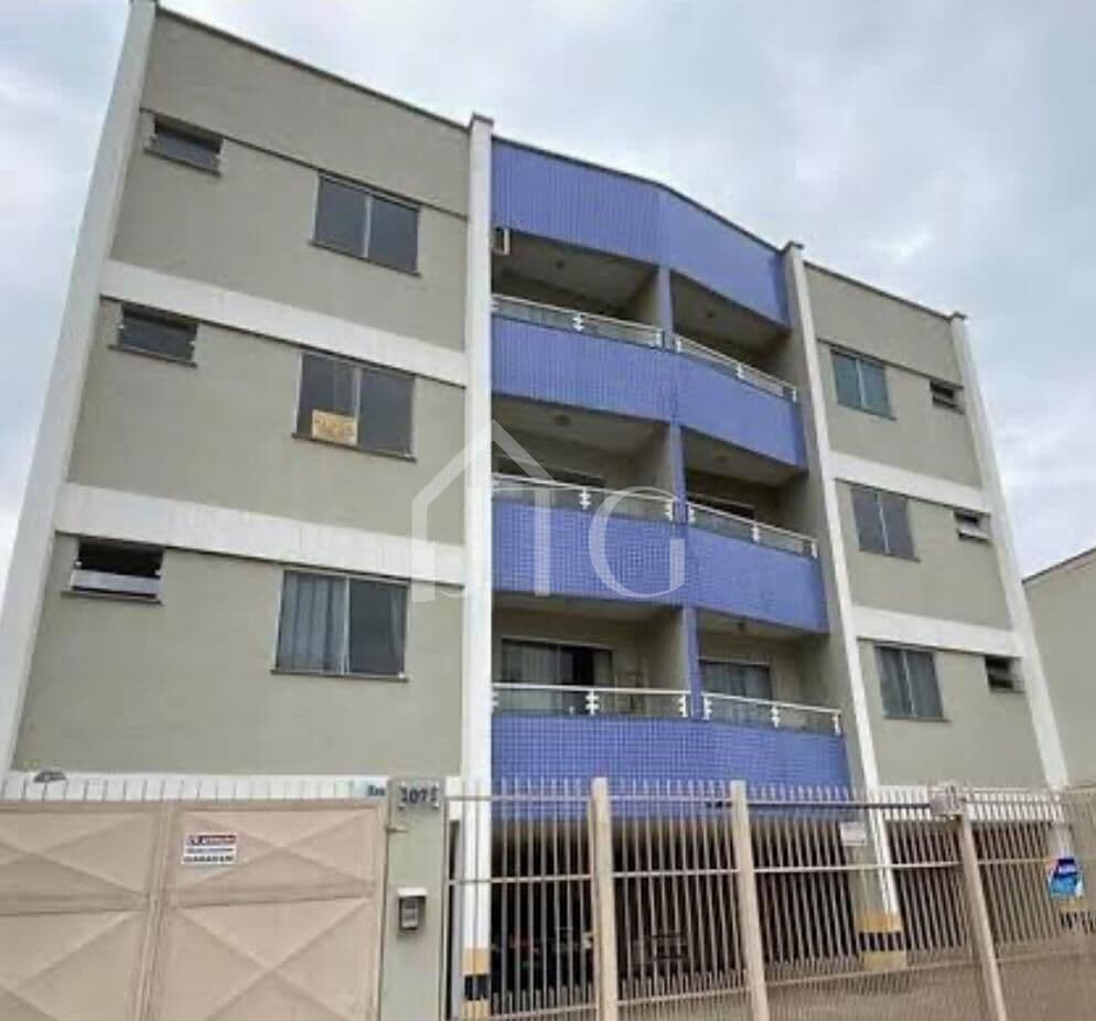 Apartamento com 02 quartos sendo 01 suíte no Condomínio Edifício Landim Siqueira, no bairro Vila Julieta, em Resende/RJ
