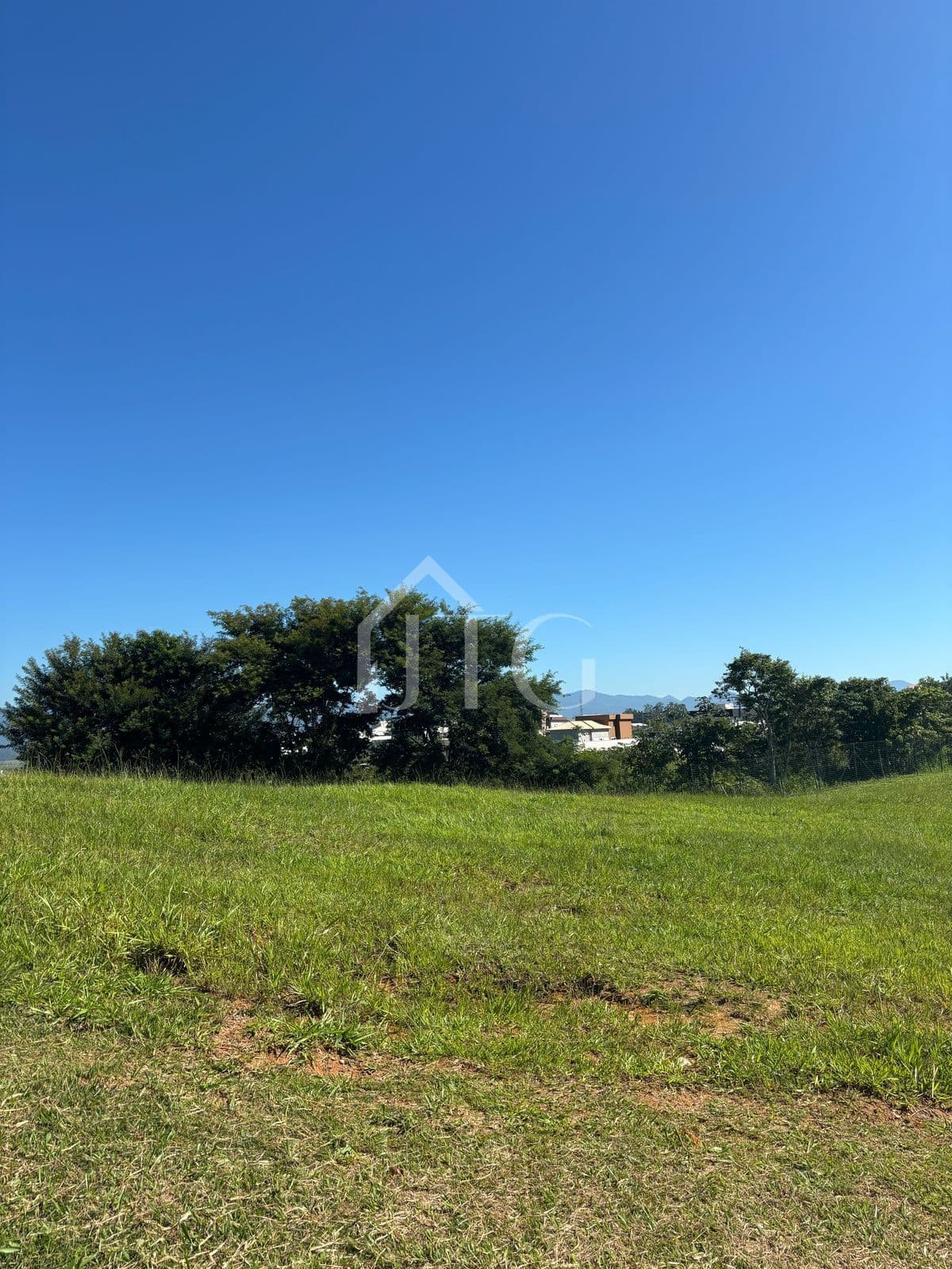 Terreno em condomínio Alphaville fase 2 em Resende/RJ.