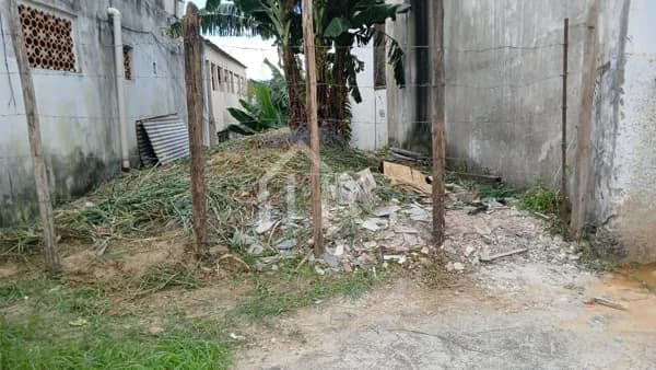 Terreno declive no bairro Liberdade em Resende/RJ