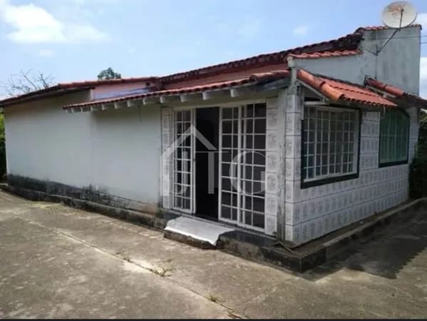Casa com 02 quartos sendo 01 suíte no bairro Campo Alegre, em Itatiaia/RJ