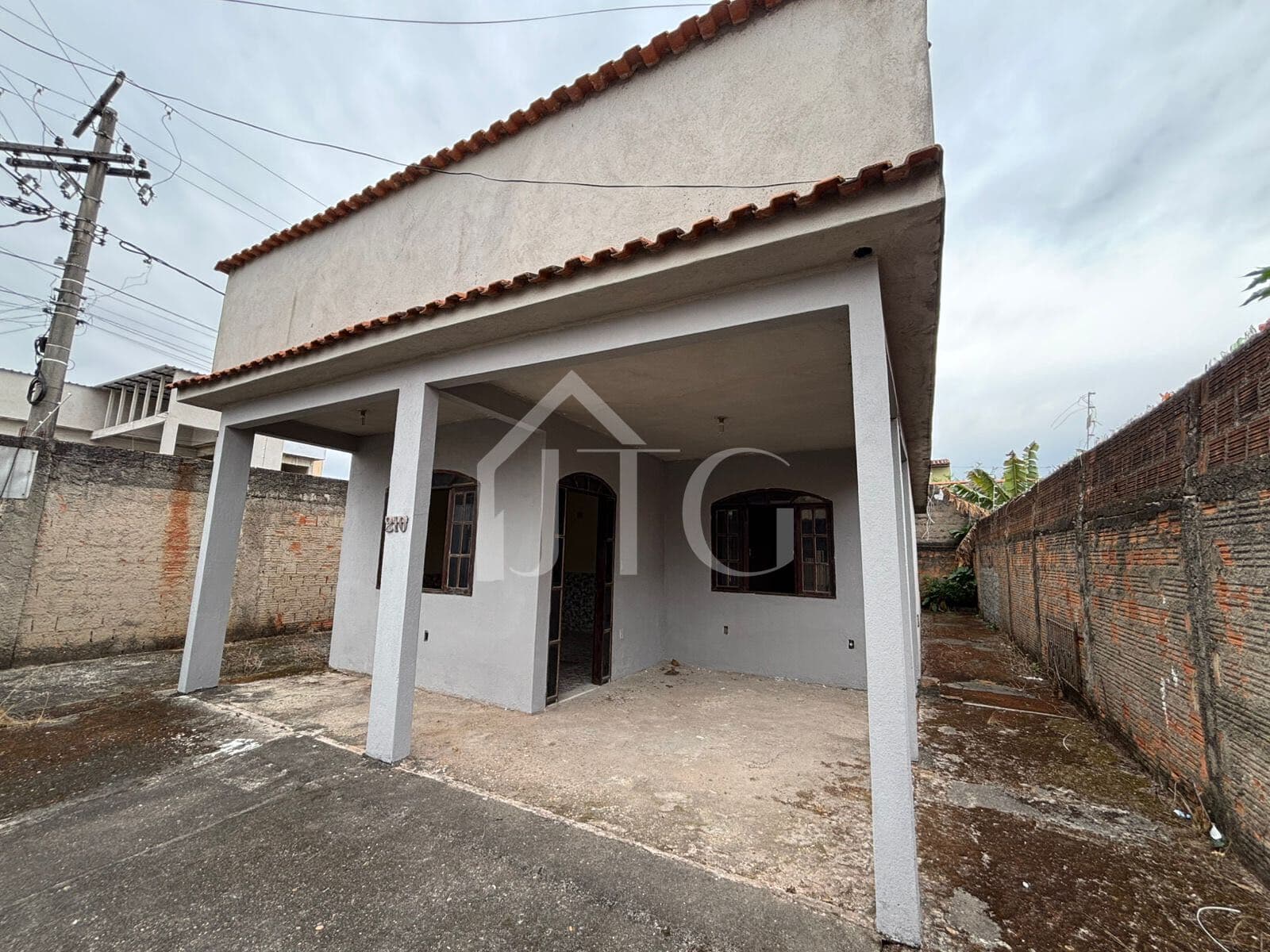 Casa com 02 quartos no bairro Morada do Contorno, em Resende/RJ
