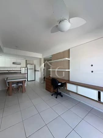 Apartamento com 02 quartos sendo 01 suíte no Condomínio Edifício Jardim Brasília, no bairro Jardim Brasília, em Resende/RJ