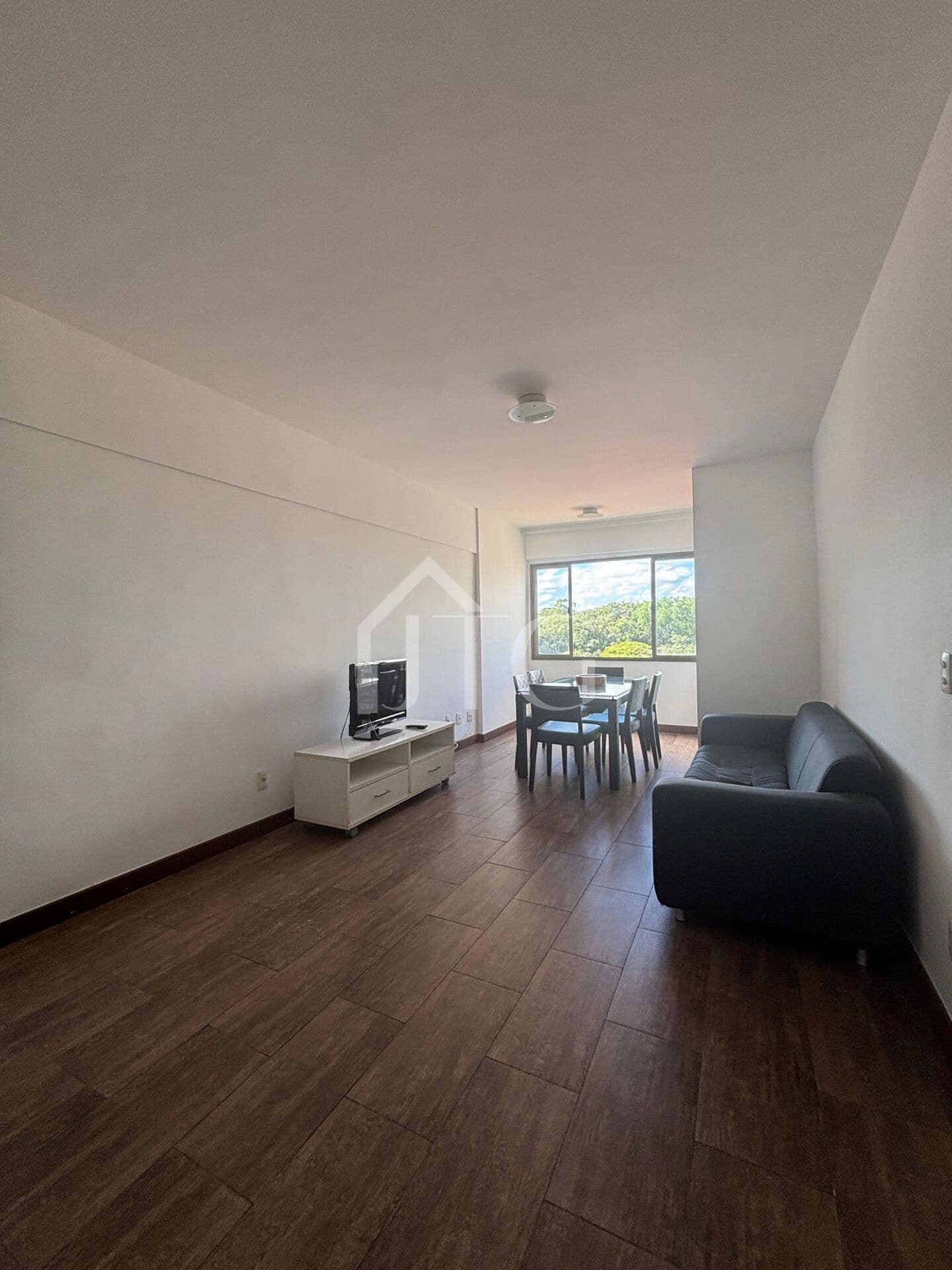 Apartamento com 02 quartos sendo 01 suíte, no condômino Ed Munich, no bairro Vila Julieta, em Resende/RJ
