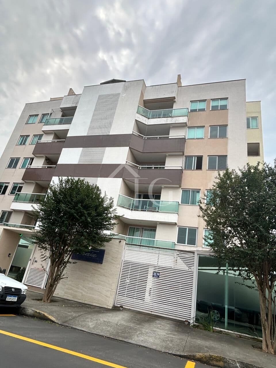 Apartamento com 03 quartos sendo 01 suíte no condomínio Edifício Chaia, no bairro Vila Julieta, em Resende/RJ