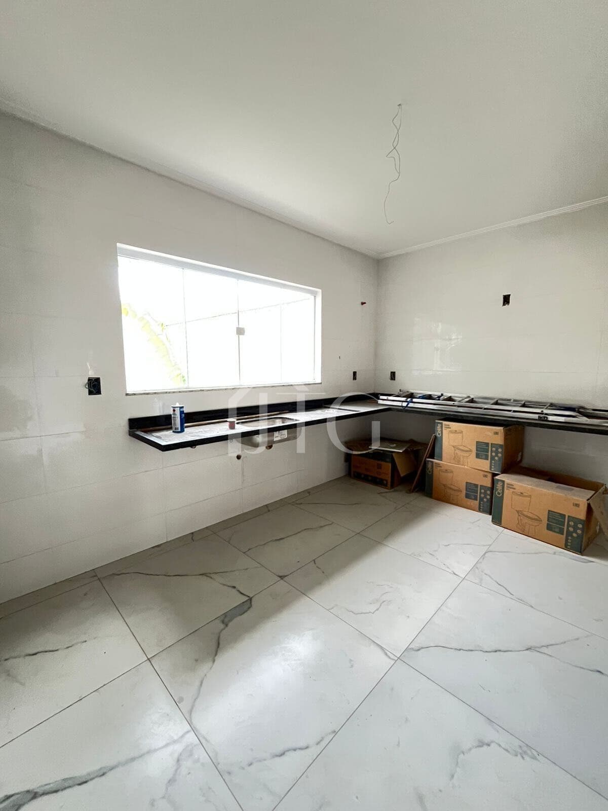 Casa em construção com 03 quartos sendo 01 suíte, no bairro Bela Vista, em Resende/RJ