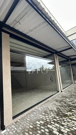 Loja comercial nova para locação no Bairro Parque Ipiranga, em Resende/RJ.