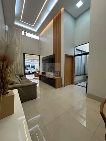 Casa Alto Padrão na melhor localização do Parque Amazônia em Goiânia. Aceita financiamento Jà com Planejados,