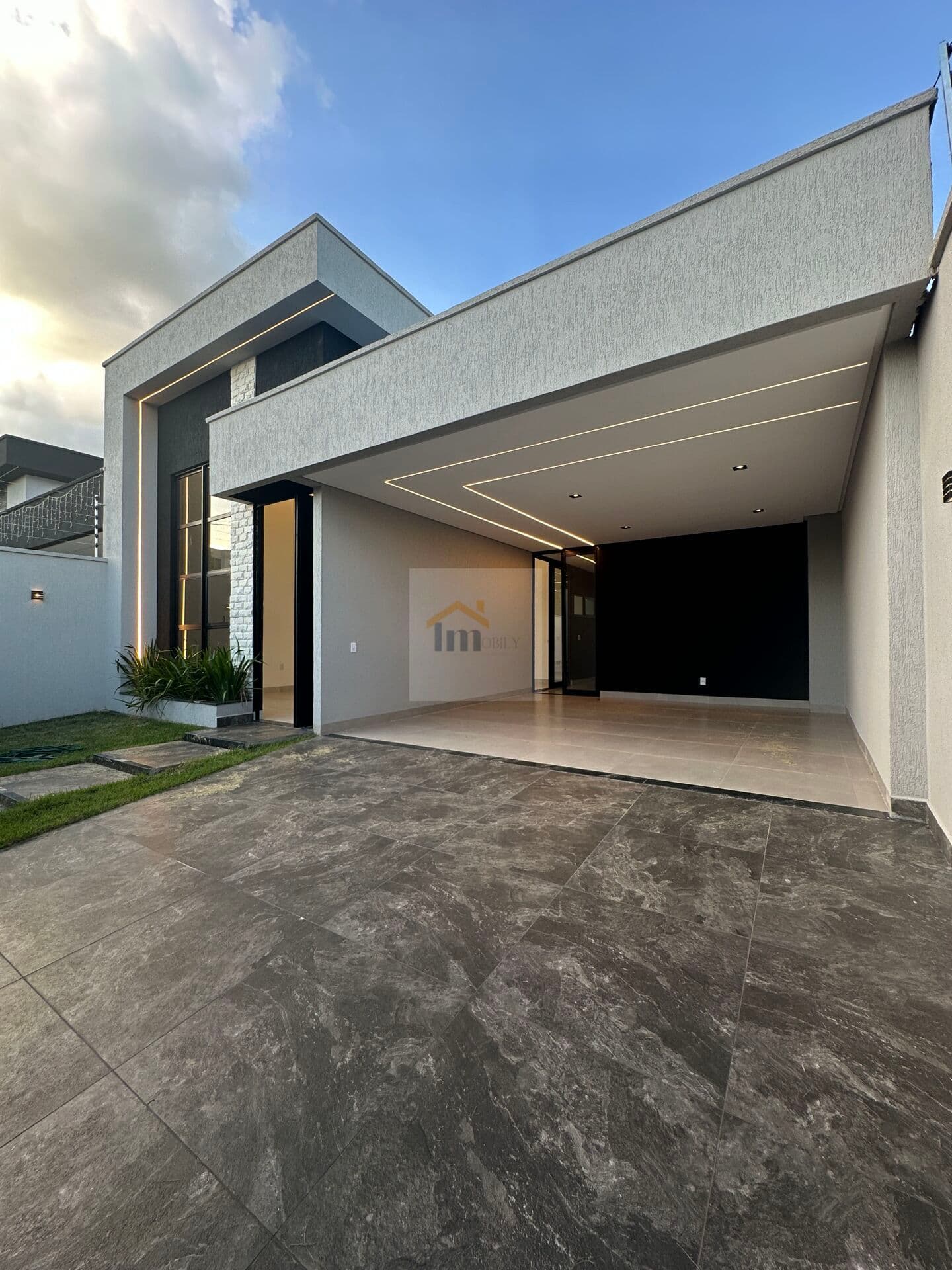 Casa Alto Padrão SOZINHA NO LOTE ACABAMENTO PREMIUM. EXCELENTE LOCALIZAÇÃO NO VEREDA DOS BURITIS