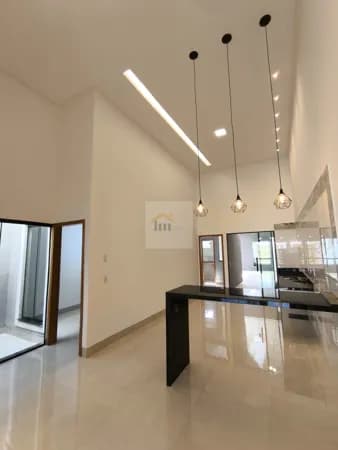 Casa com varanda Gourmet 3 suítes próximo ao Garavelo e Shopping portal sul em Goiânia