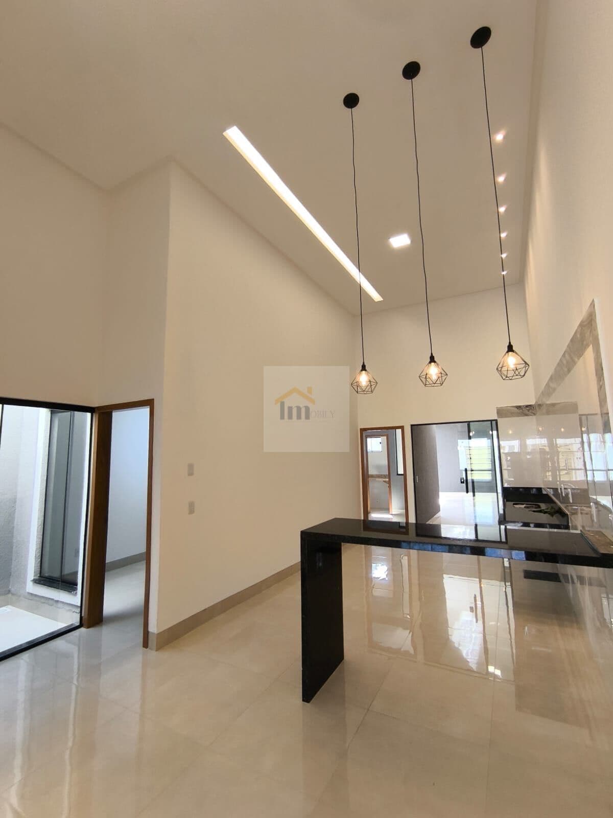 Casa com varanda Gourmet 3 suítes próximo ao Garavelo e Shopping portal sul em Goiânia