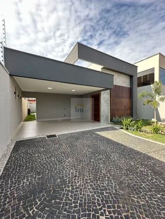 Casa Alto Padrão com Móveis Planejados e Piscina - Três Marias Goiânia