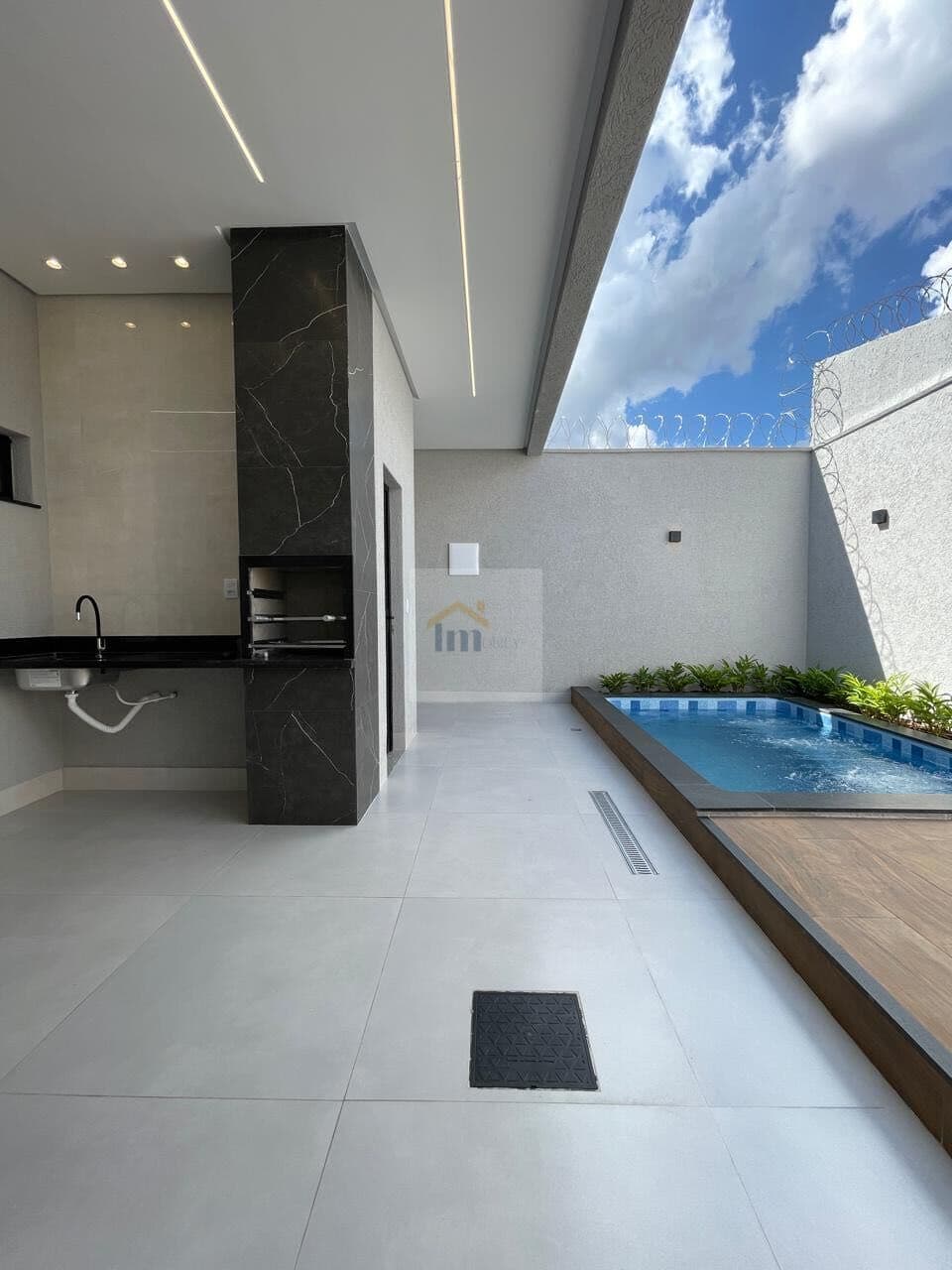 Casa Alto Padrão projeto Moderno e Funcional. Casa Com Piscina no Jardim Presidente com Melhor custo Beneficio. Oportunidade. Aceita Financiamento