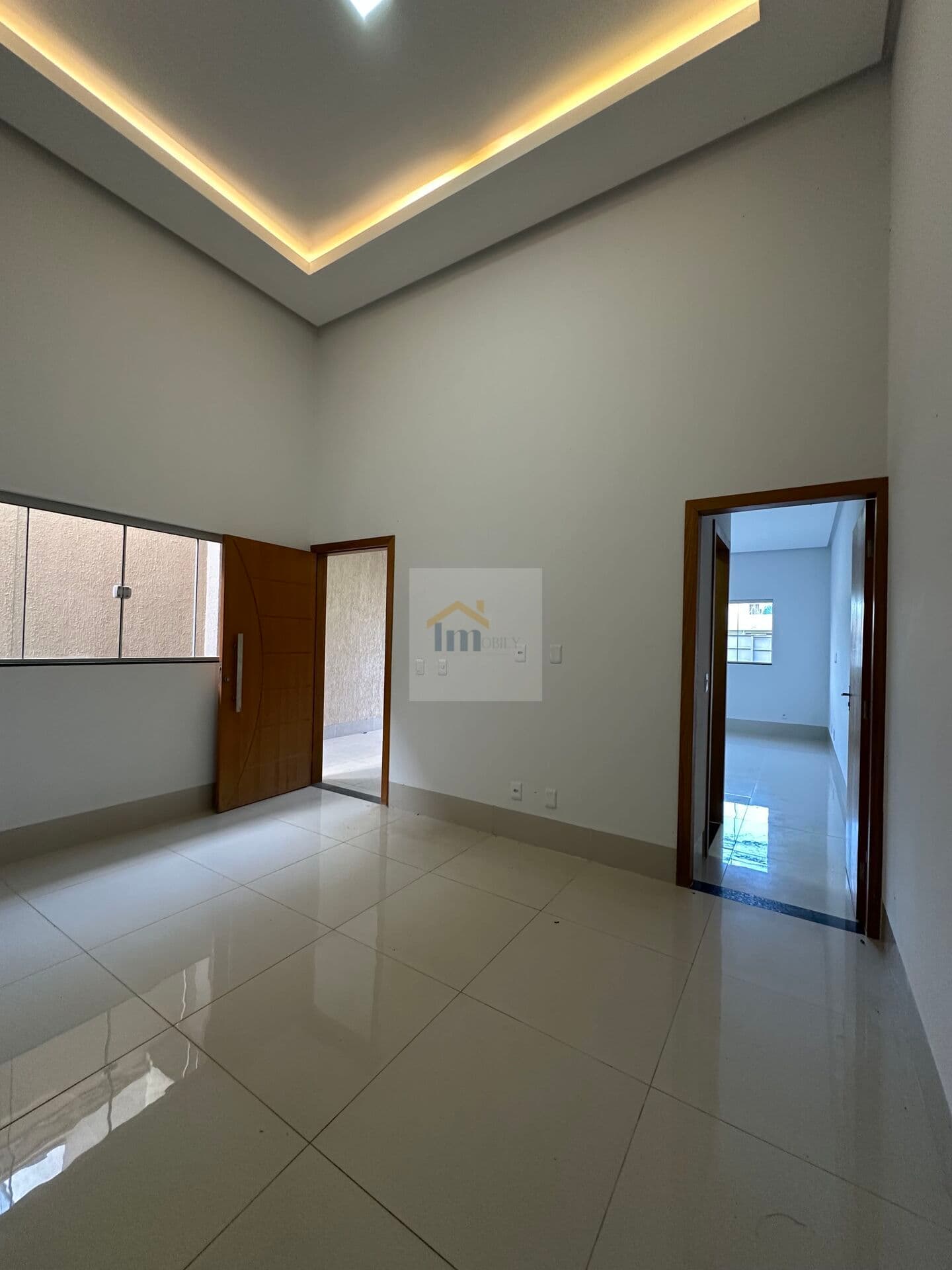 Casa Padrão 3 quartos 1 suíte próximo ao Maria Inês e Buriti Shopping - Aceita Financiamento