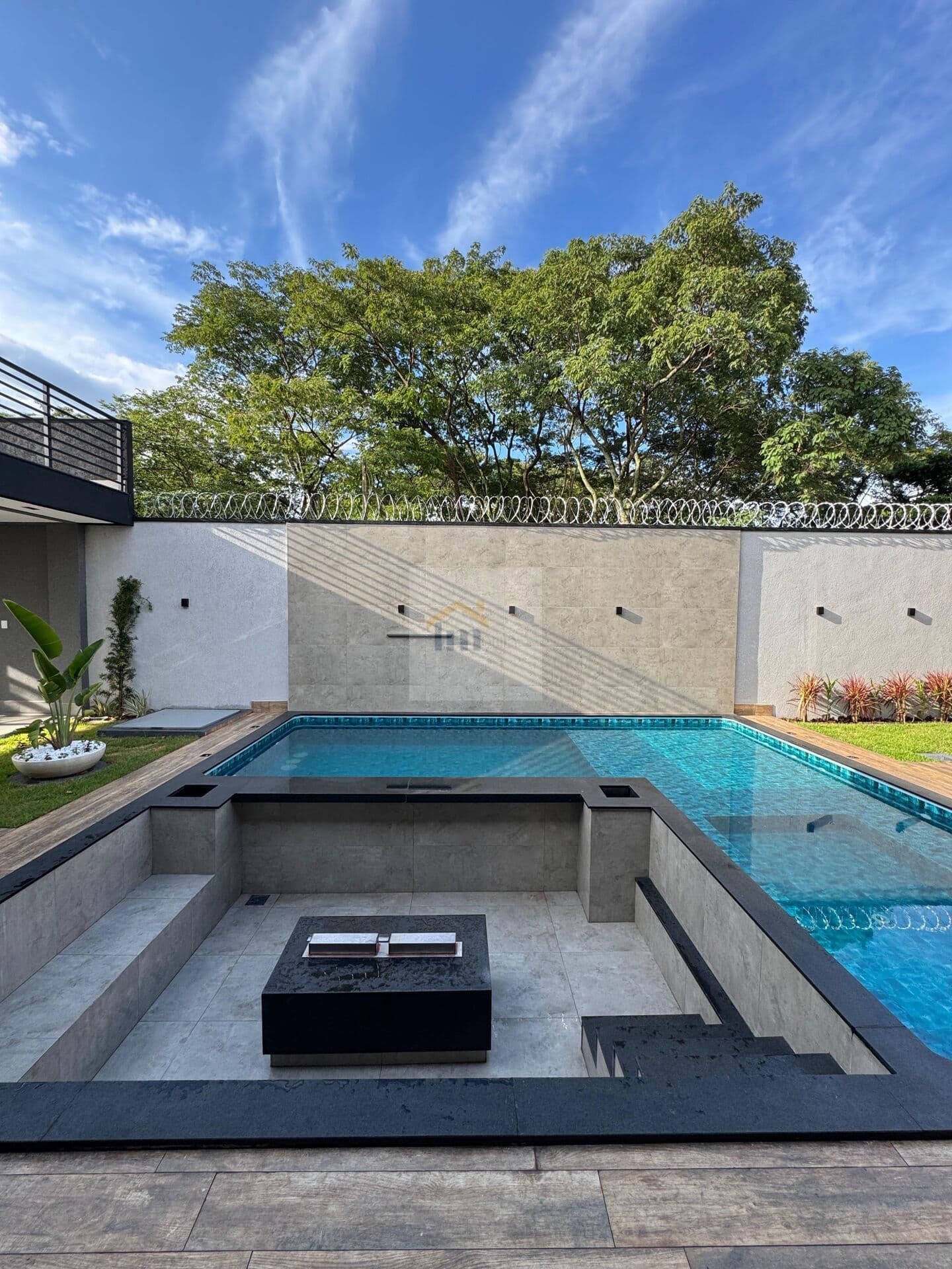 Casa Alto Luxo sozinha no lote na região Noroeste Padrão Condomínio Fechado