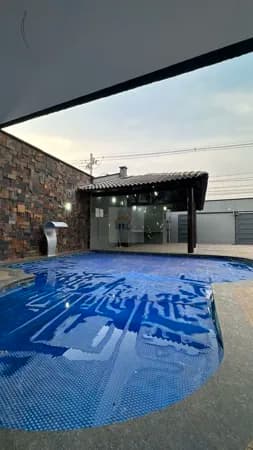 Sobrado com Piscina na região Noroeste em Goiânia.