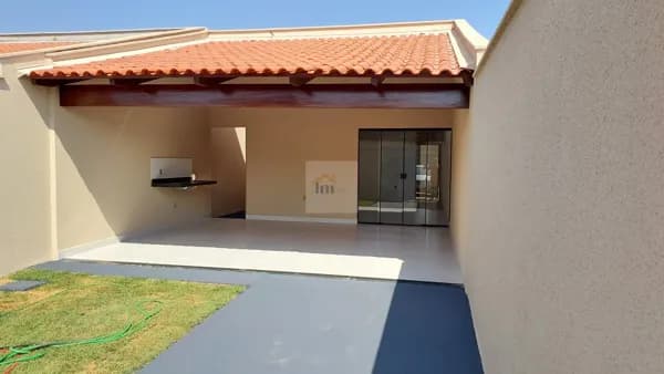 Casa Padrão NOVA PRONTA PARA MORAR - PRÓXIMO A COCA COLA E RODOVIA DOS ROMEIROS. FINANCIE COM ENTRADA REDUZIDA. OPORTUNIDADE