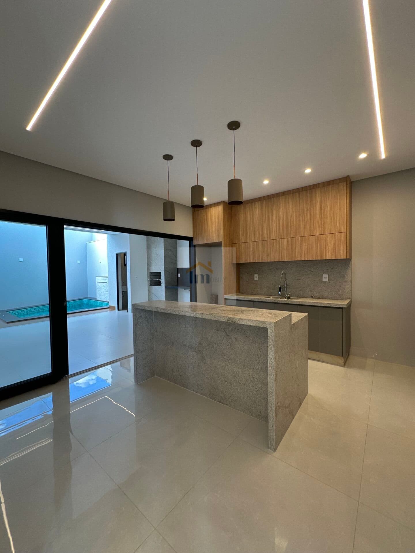 Casa Alto Padrão 3suítes plenas e armários na cozinha. Oportunidade!! Casa pronta para morar em Goiãnia próximo ao Jardim Presidente e Moinho dos Ventos