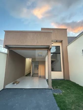 Casa Padrão próximo da Av Rio verde e Jardim Presidente