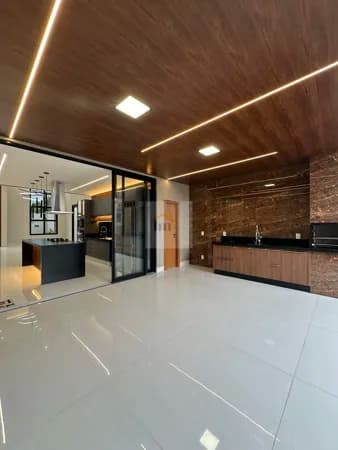 Casa Alto LUXO padrão condomínio fechado com excelente localização em Goiânia. Próximo a AV T63 e T-9 em Goiânia. Casa com móveis planejados e 408m² de LOTE