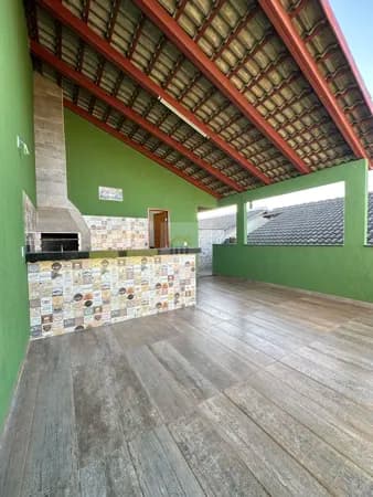 Casa Padrão condomínio fechado EXCELENTE localização. Condomínio tranquilo Casa completa aceita financiamento