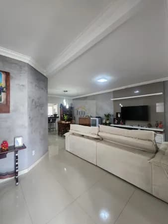 Casa Padrão com móveis planejados 3 quartos na região do setor Garavelo. Oportunidade!