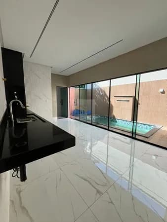 Casa com Piscina 3 quartos suíte com closet na região noroeste em Goiânia. Aceita Financiamento