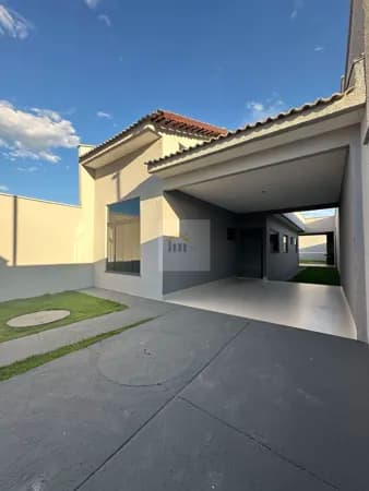Casa Padrão com QUINTAL nos fundos 3 quartos próximo a região do Garavelo. Aceita financiamento MINHA CASA MINHA VIDA