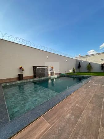 Casa à venda SOZINHA NO LOTE 3 Quartos 2 súites e lazer com piscina - Goiânia/GO